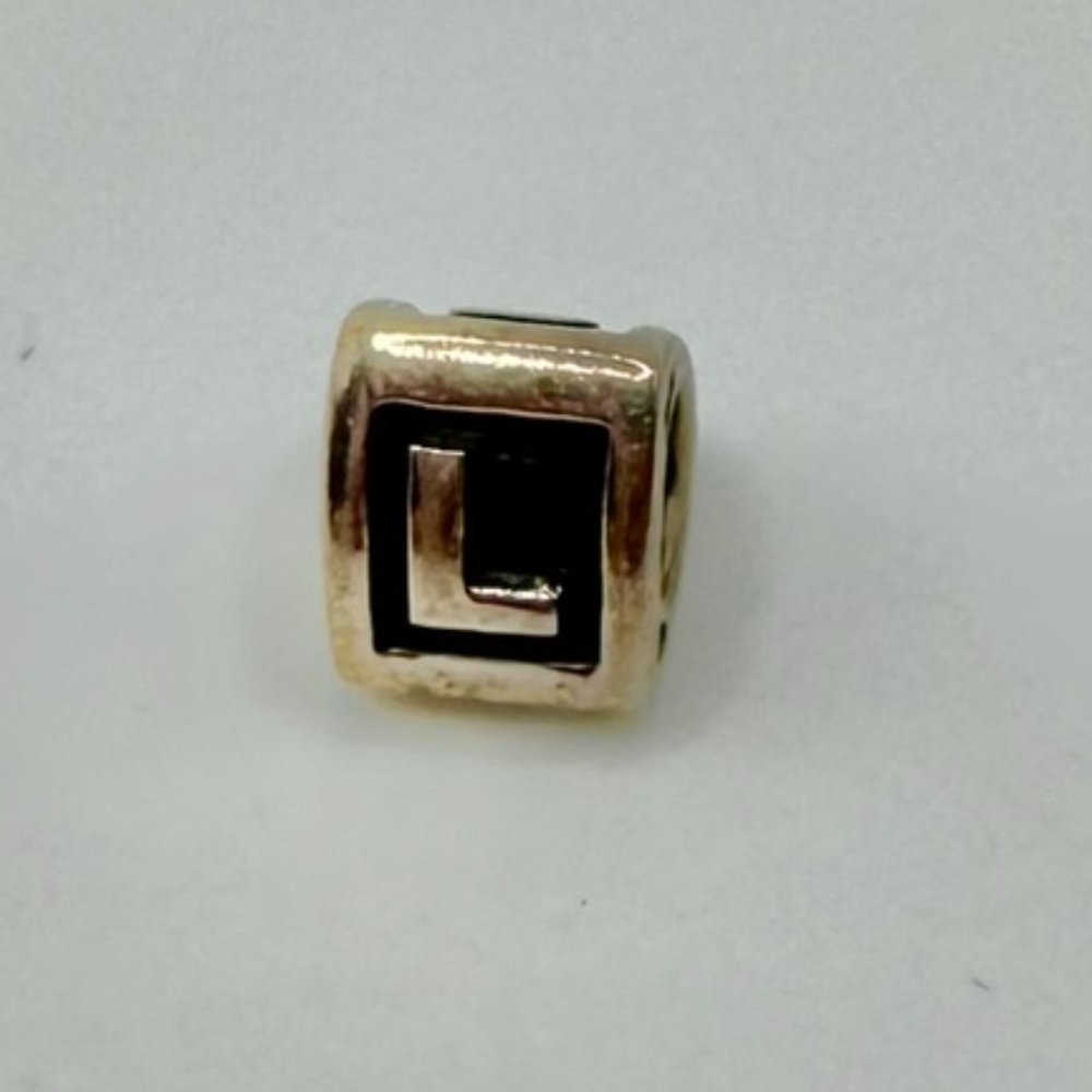 Pandora Letter L